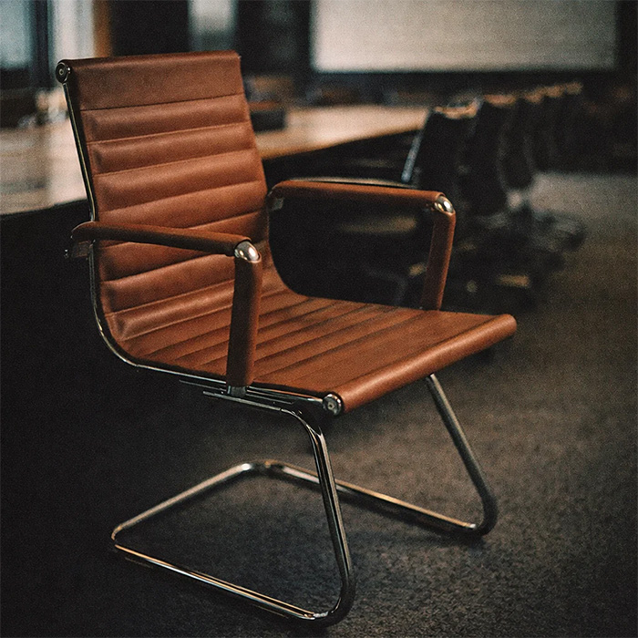 Ghế chân quỳ bọc da GQ09D