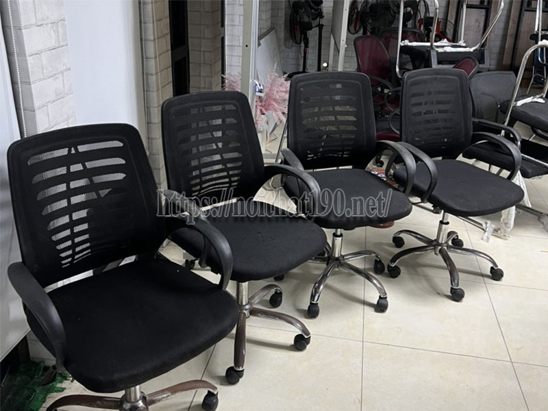 so sánh ghế văn phòng cũ và ghế văn phòng mới