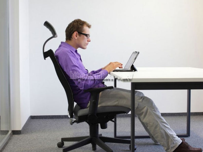 Tác hại của việc ngồi ghế văn phòng sai tư thế